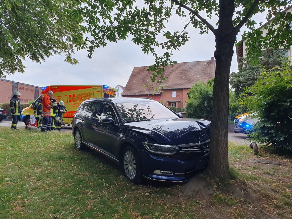 2023 07 23 VU Hohenhameln Hohe Str Feuerwehr