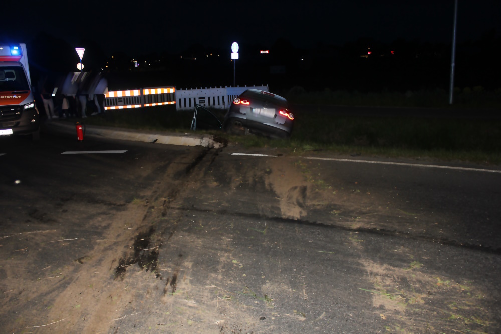 2024 05 04 VU B494 Kreisel Hohenhameln1a