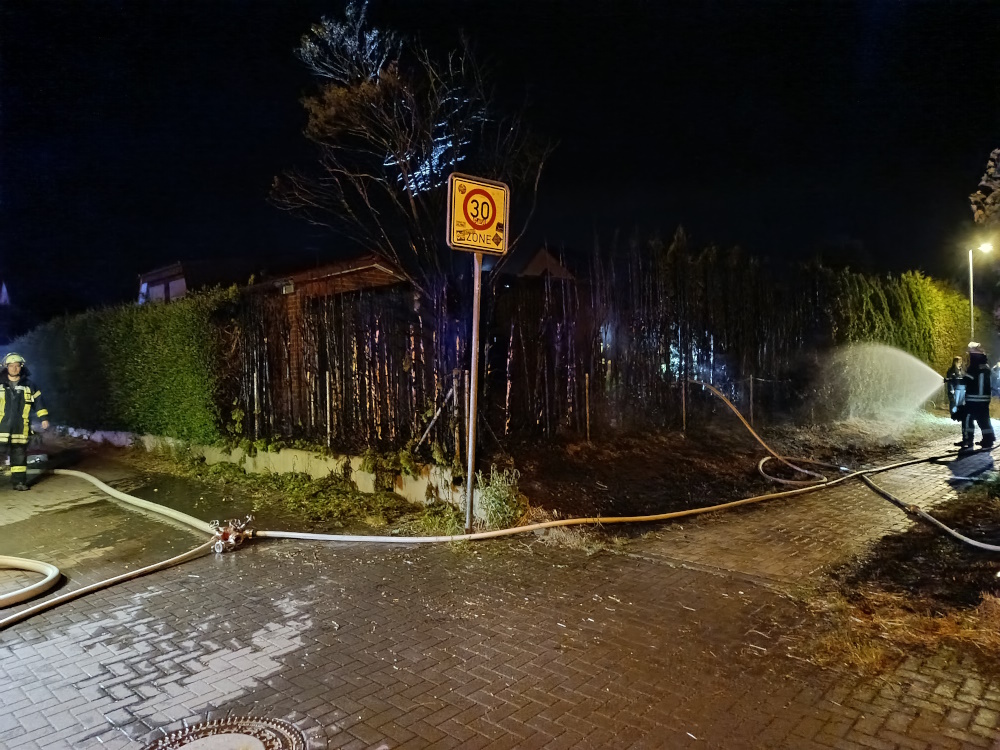 2025 05 23 Heckenbrand Brand1 Haupt1a