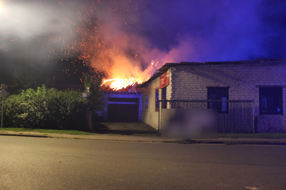 2022_09_23_dachstuhlbrand_stedum_bekum_haupt5a